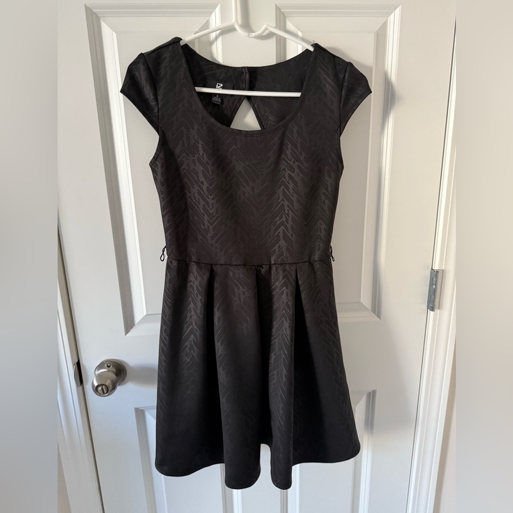 Iz Byer Black Midi Dress